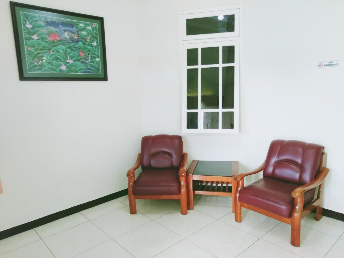 Hotel Taman Indah Мадиун Экстерьер фото